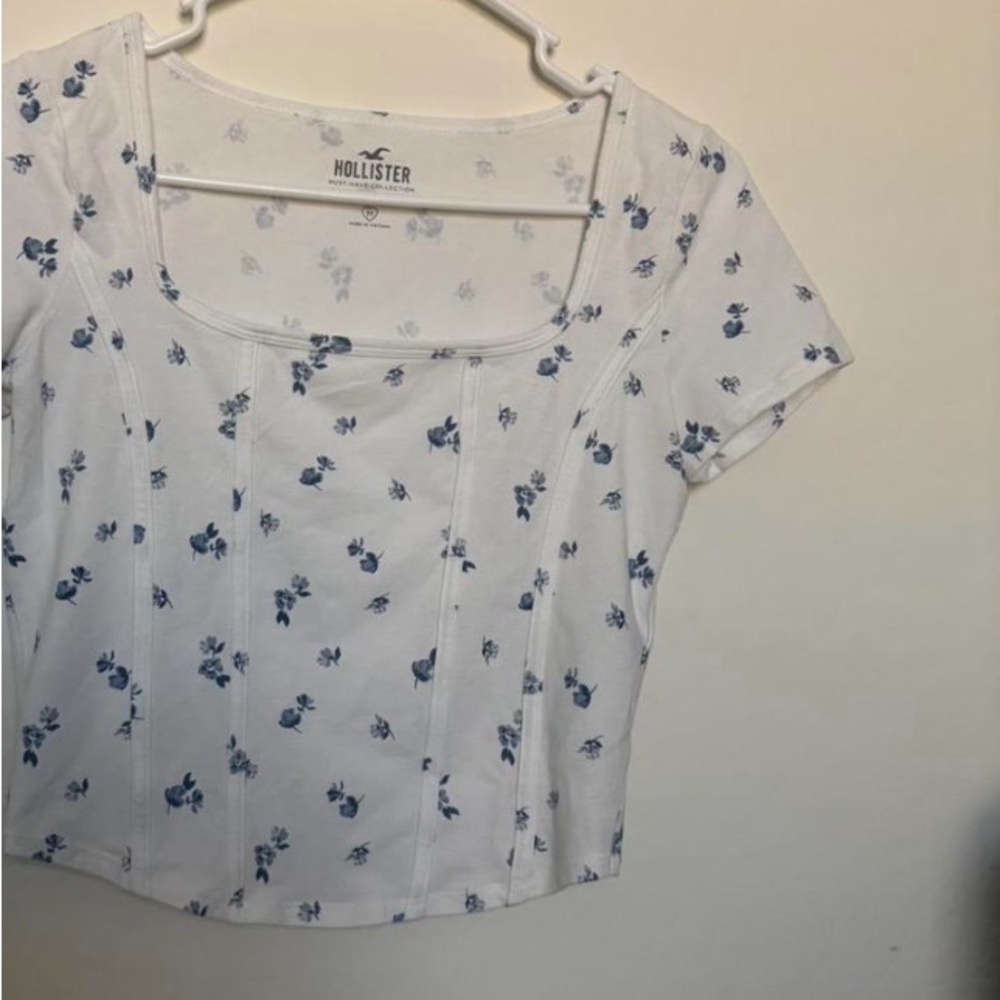 Hollister White and Blue Floral Baby Tee